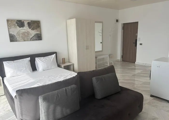 902 B2 Almar Luxury Residence-renting & Free Pool Apartament *