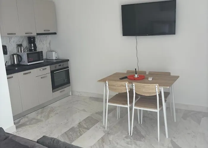 902 B2 Almar Luxury Residence-renting & Free Pool Apartament